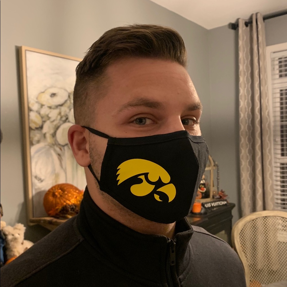 Iowa Hawkeye face mask -adjustable reusable - Picture 7 of 7